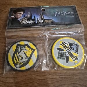 Warner Bros. Harry Potter Magnet Set - Yellow and Black